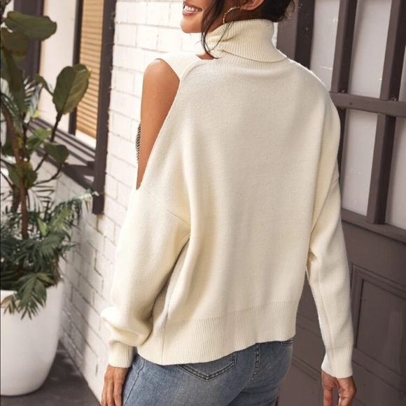 Color Block Sweater Top - Picture 2 of 5